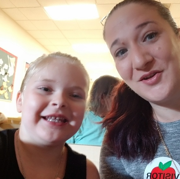 Meet your Posher, Sarah - Picture 2 of 2